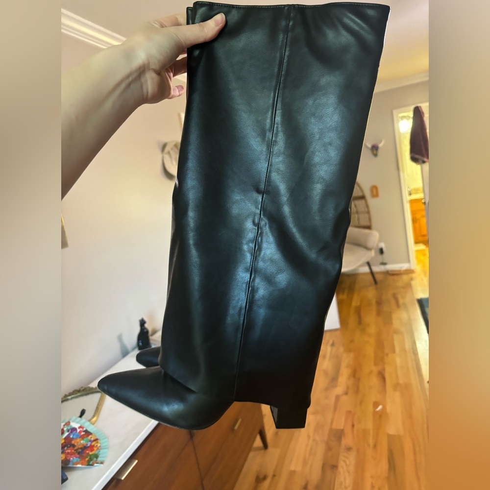 Fold over heeled boots -size 8
